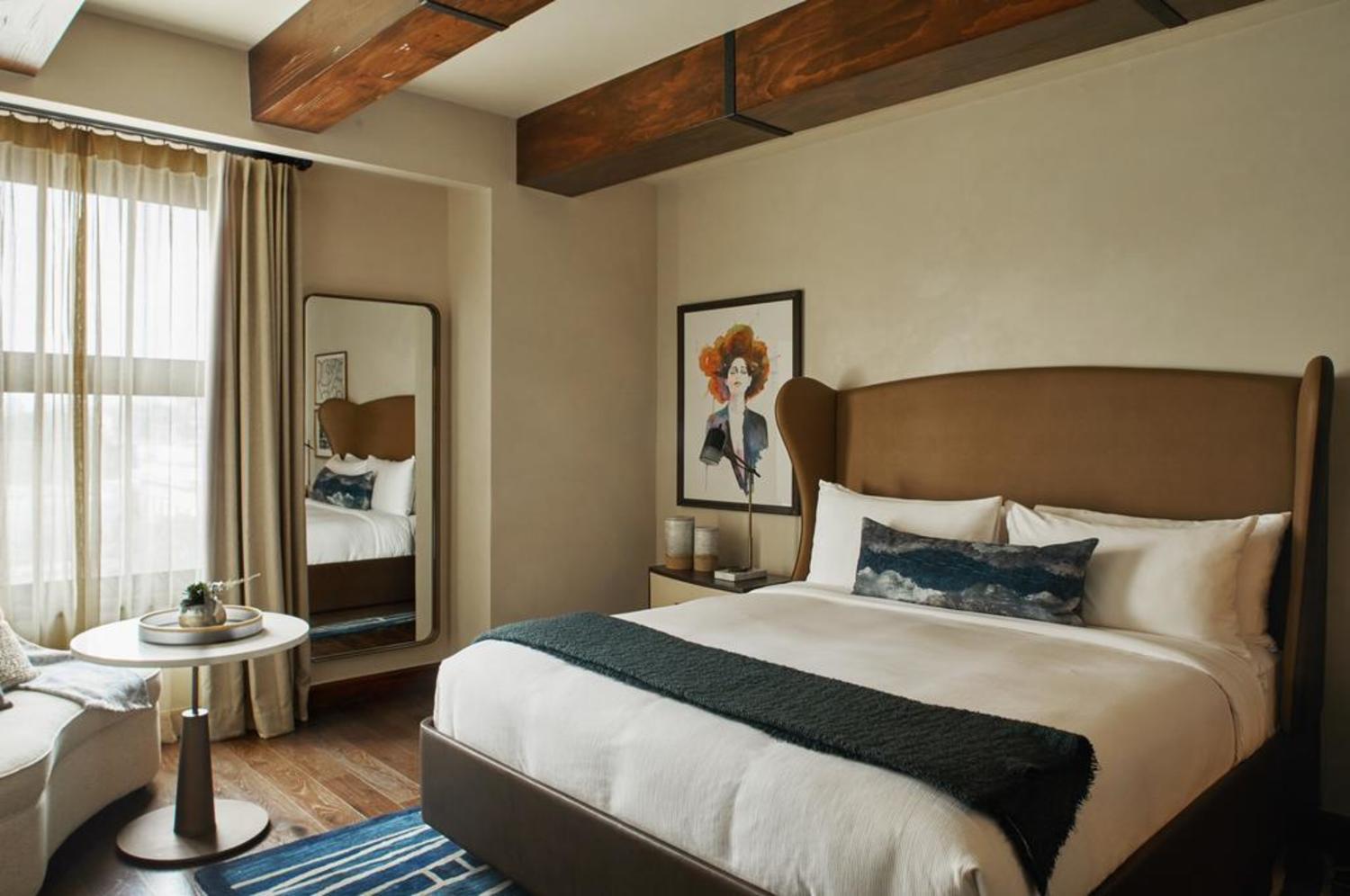 Hotel Figueroa, Unbound Collection By Hyatt Los Angeles Esterno foto A bedroom at the Hotel Commonwealth