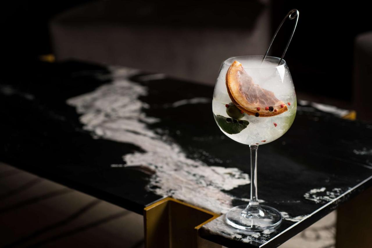 Hotel Figueroa, Unbound Collection By Hyatt Los Angeles Esterno foto A French 75