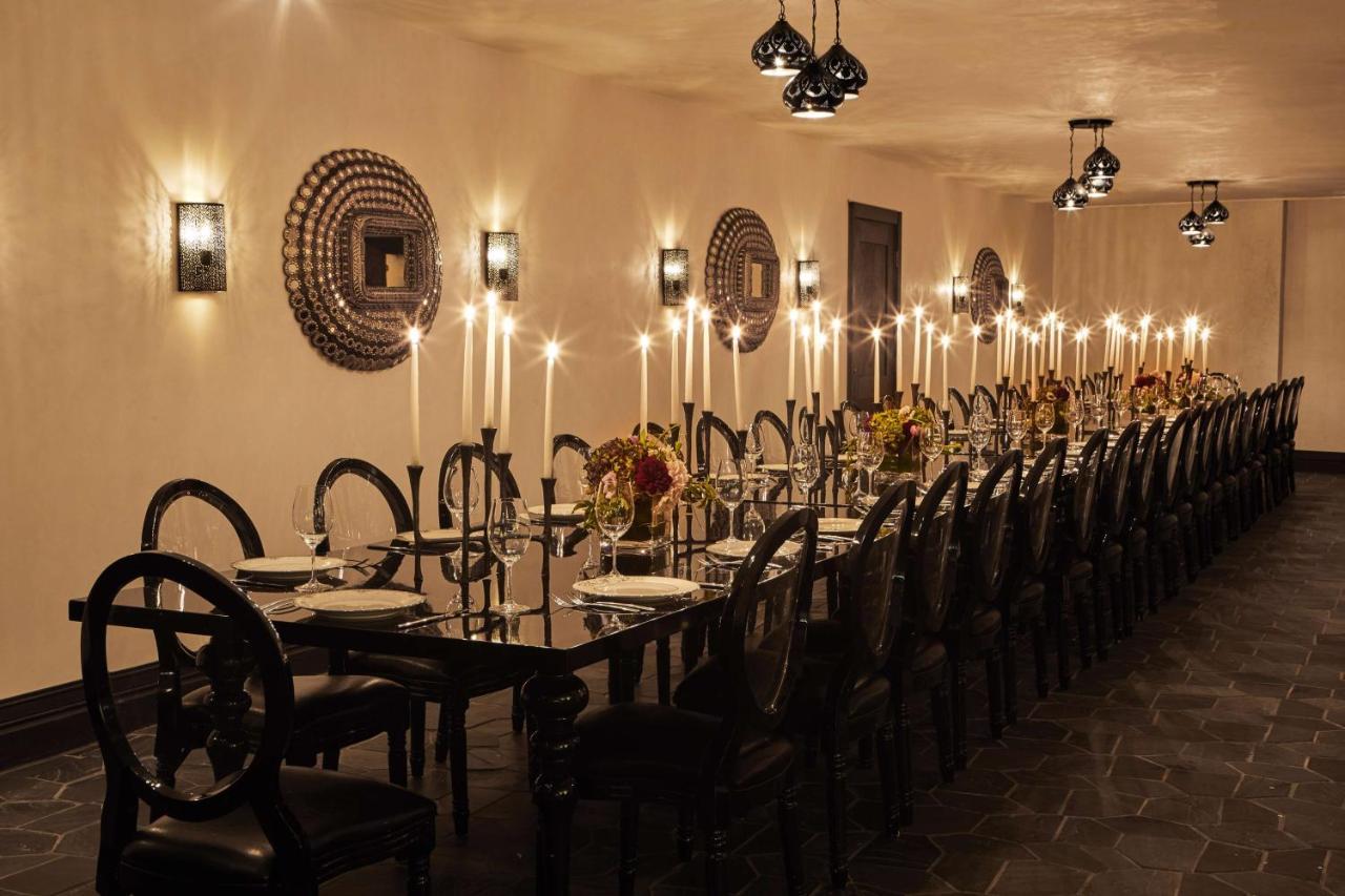 Hotel Figueroa, Unbound Collection By Hyatt Los Angeles Esterno foto The dining room at the restaurant