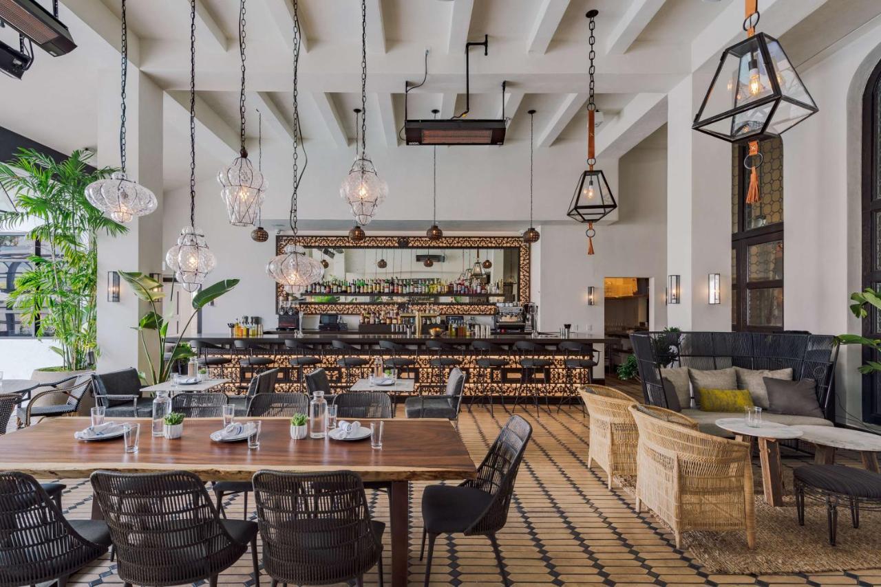 Hotel Figueroa, Unbound Collection By Hyatt Los Angeles Esterno foto The interior of the restaurant