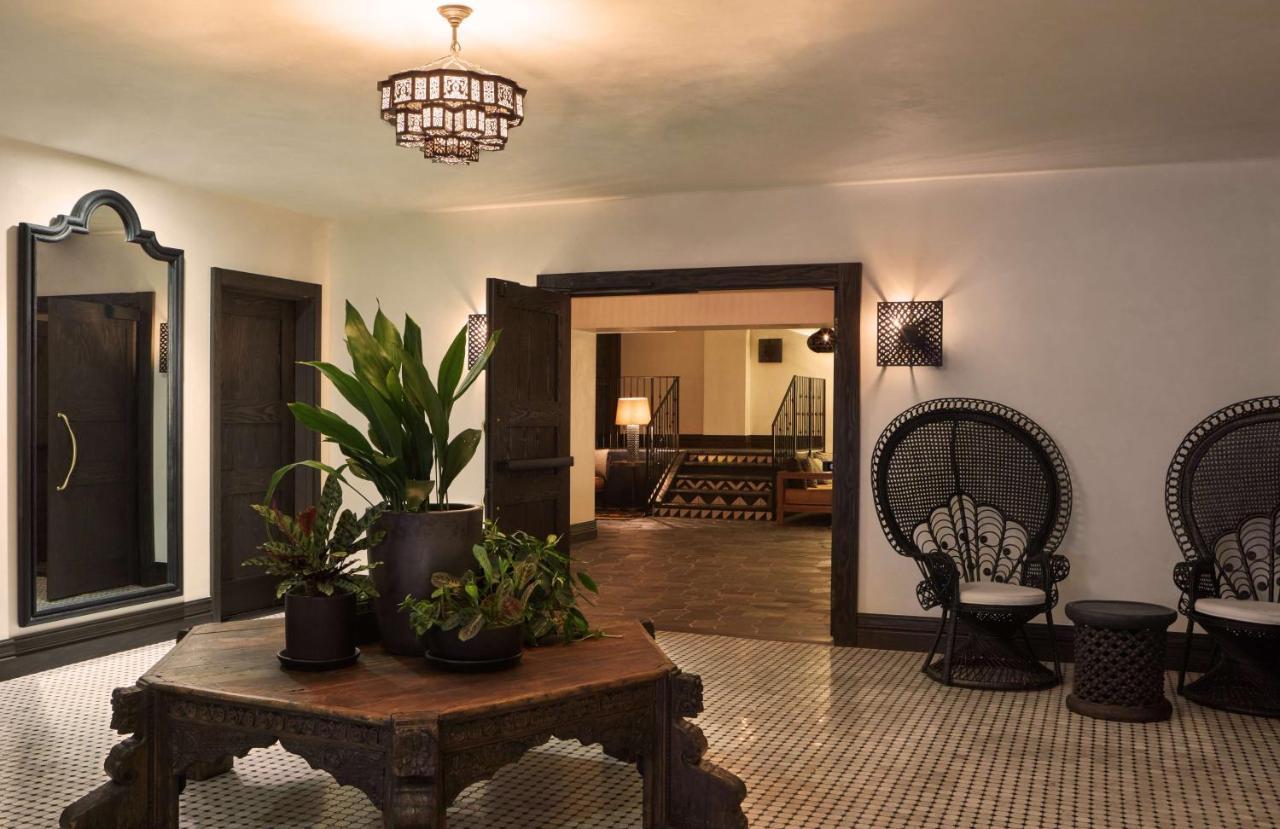 Hotel Figueroa, Unbound Collection By Hyatt Los Angeles Esterno foto The interior of the hotel