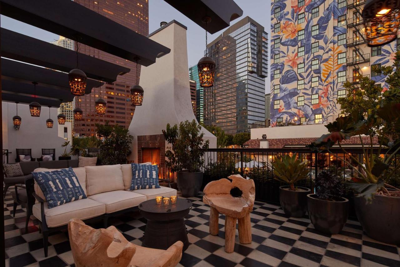 Hotel Figueroa, Unbound Collection By Hyatt Los Angeles Esterno foto The rooftop lounge at the Standard East Village
