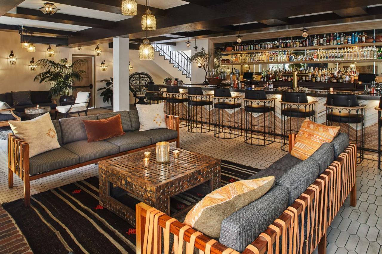 Hotel Figueroa, Unbound Collection By Hyatt Los Angeles Esterno foto The bar at the London Edition